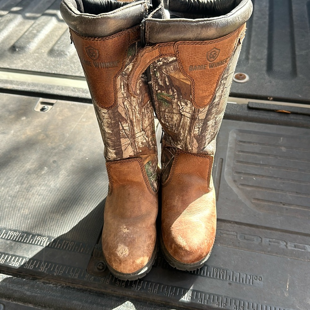 Game winner kids snake boots. Size 3.